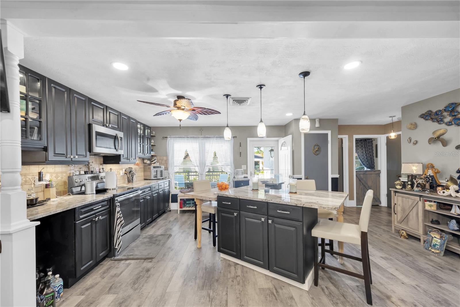 Image 10 of 39 For 2087 59th Street N