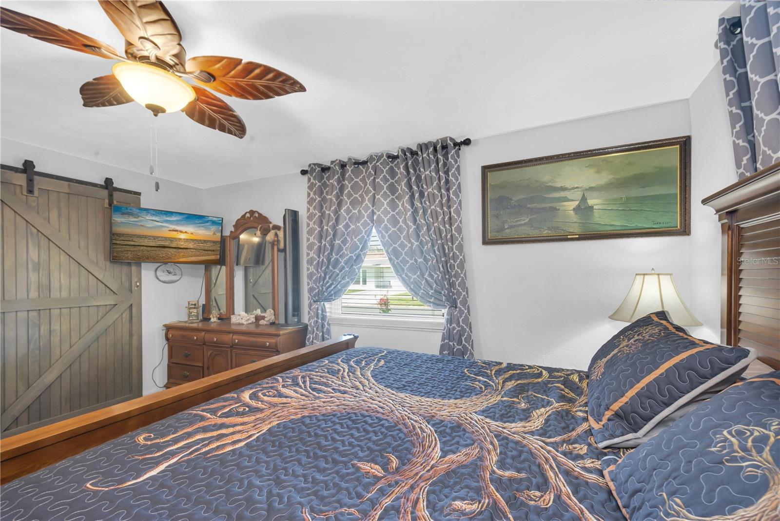 Image 17 of 39 For 2087 59th Street N