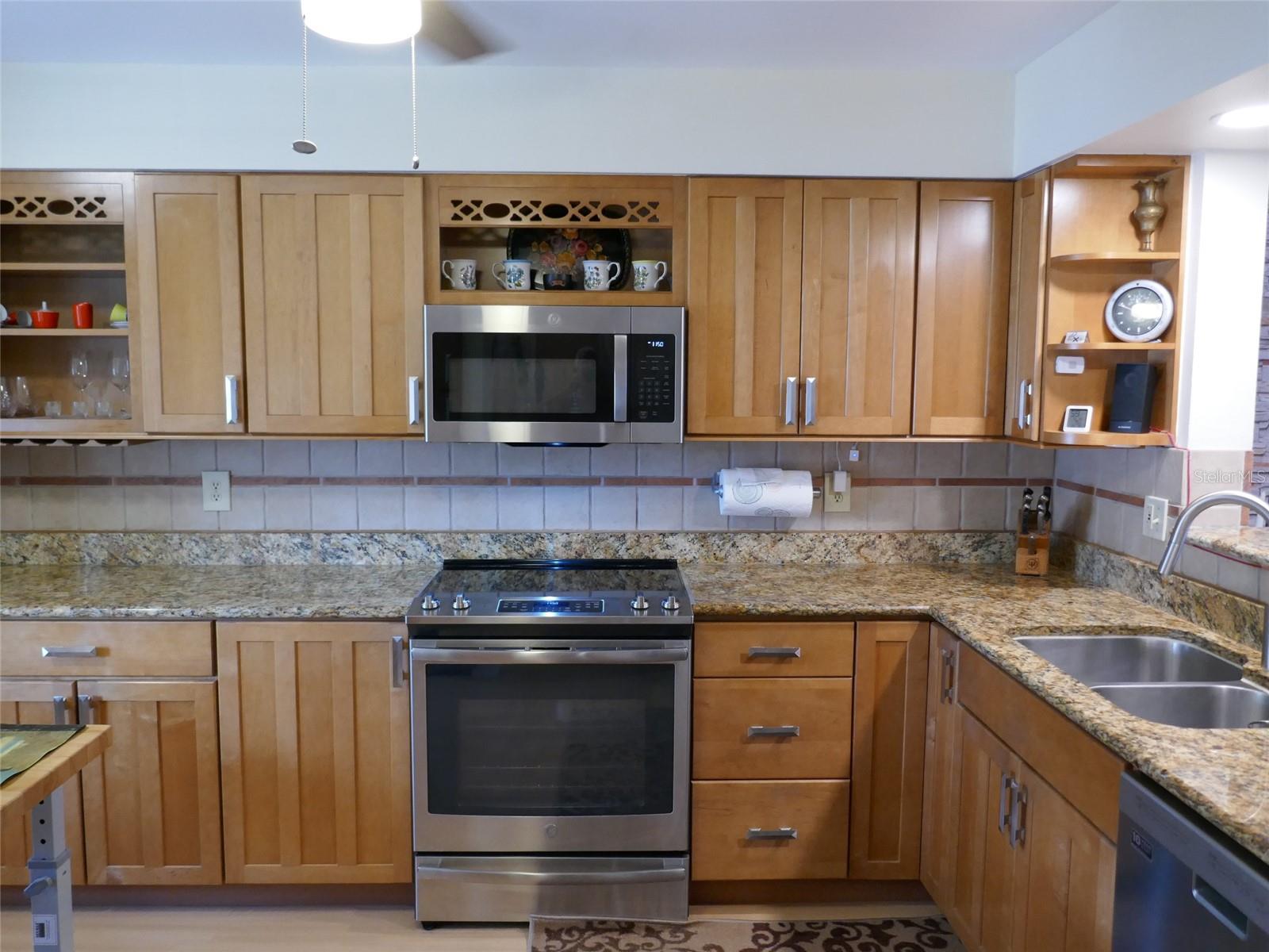 Image 10 of 57 For 6101 34th Street W 31h