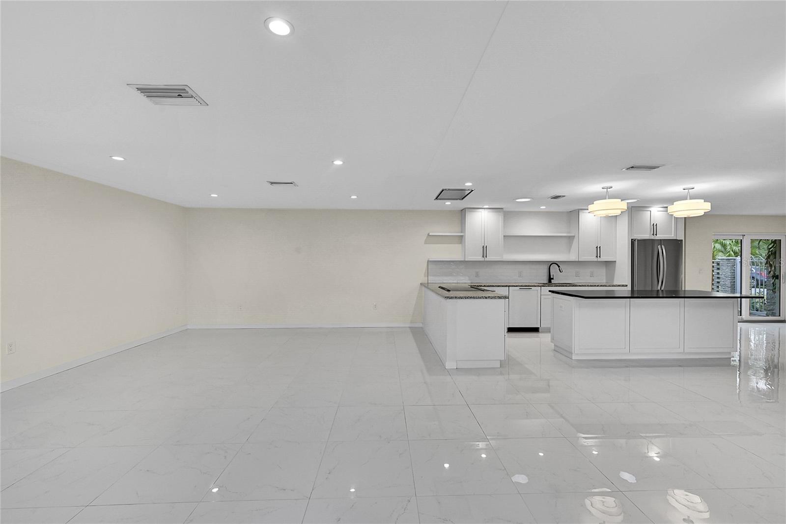 Image 14 of 60 For 3119 Pinecrest Street