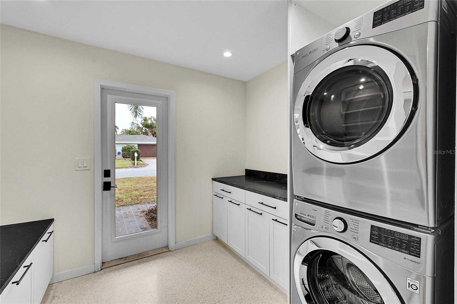 Image 43 of 60 For 3119 Pinecrest Street