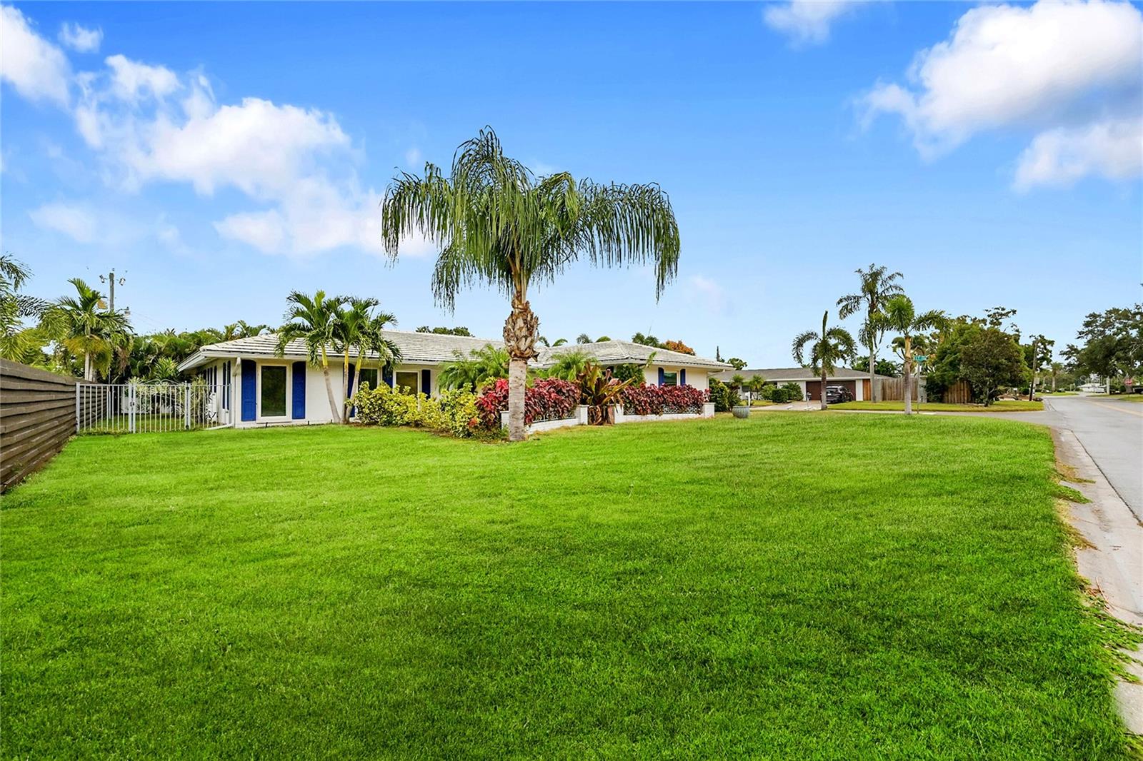 Image 6 of 60 For 3119 Pinecrest Street