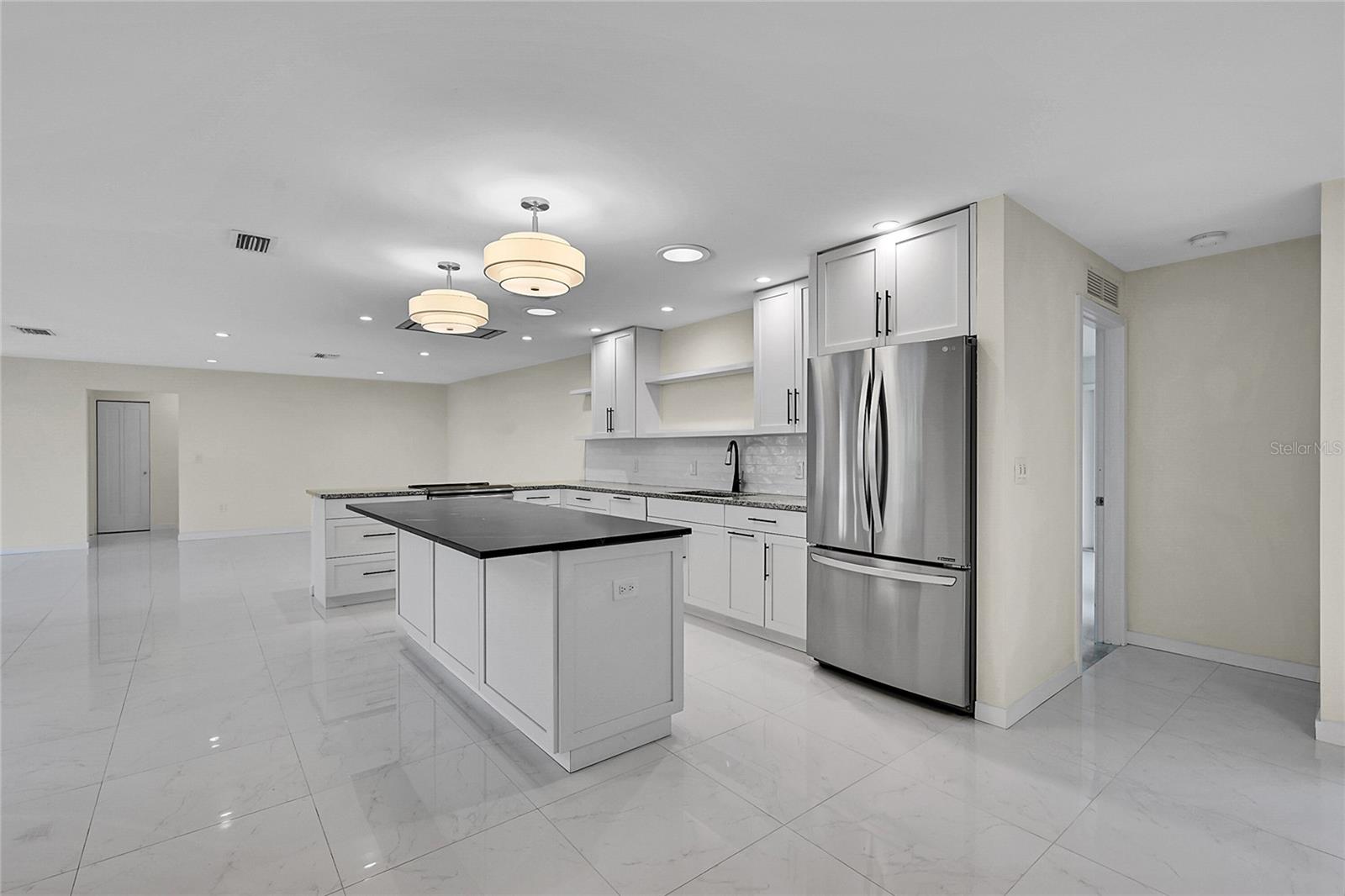 Image 9 of 60 For 3119 Pinecrest Street