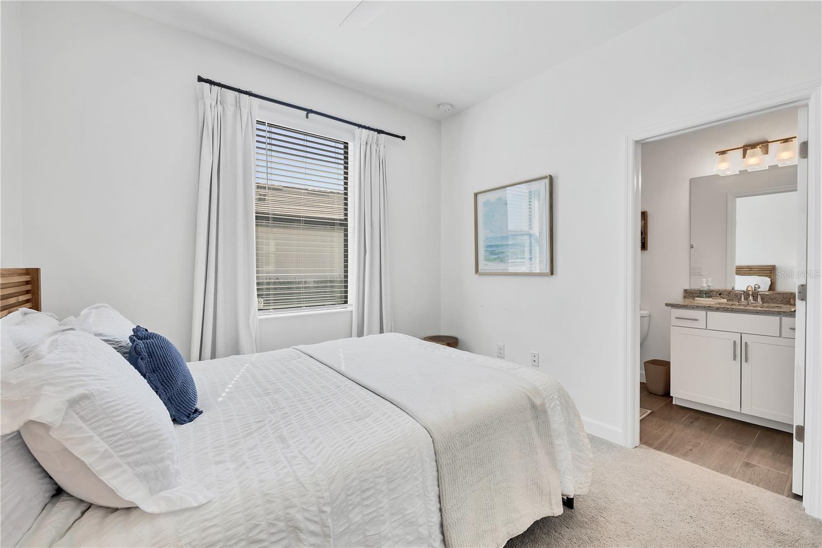 Image 19 of 65 For 15716 Barefoot Beach Drive