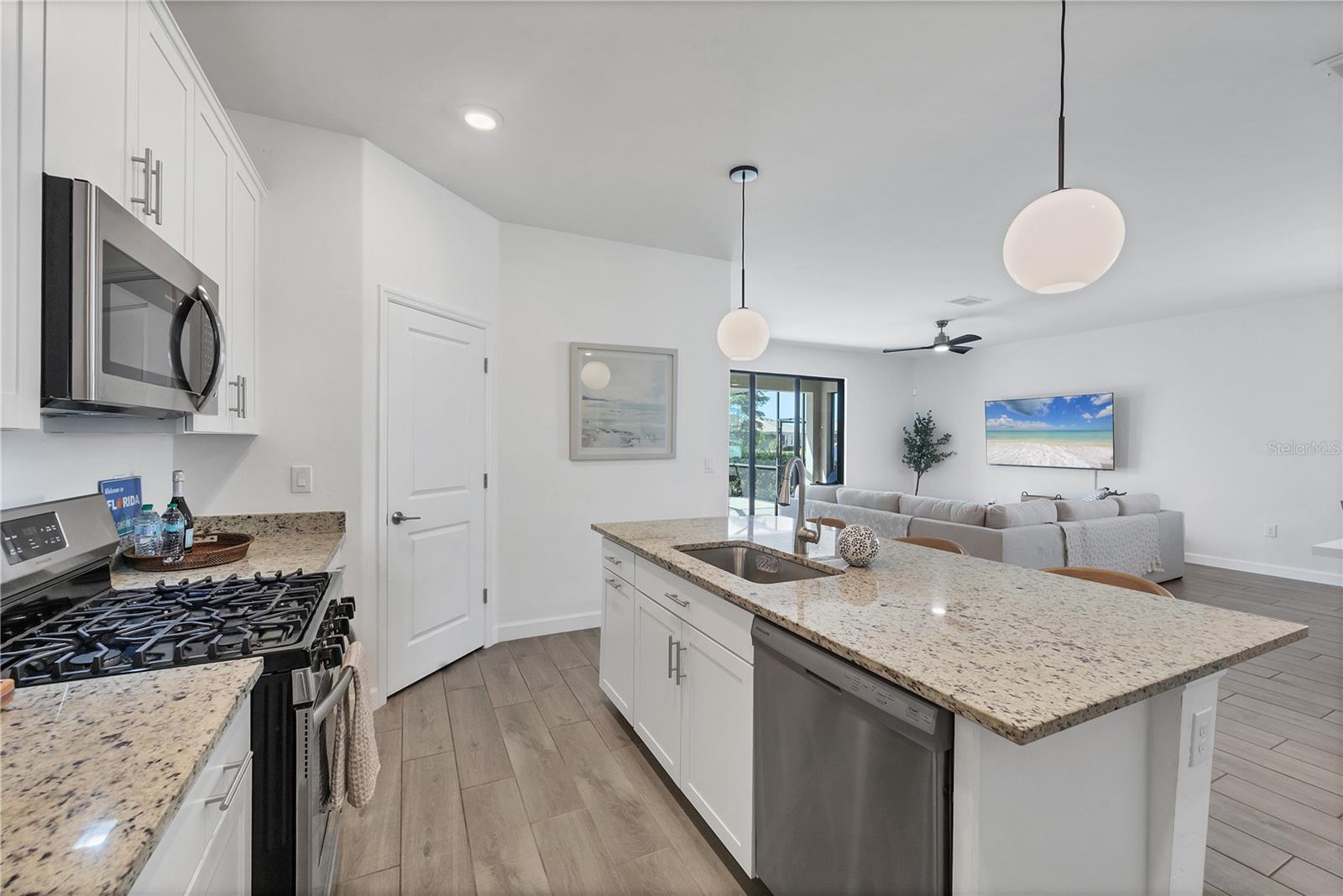 Image 6 of 65 For 15716 Barefoot Beach Drive