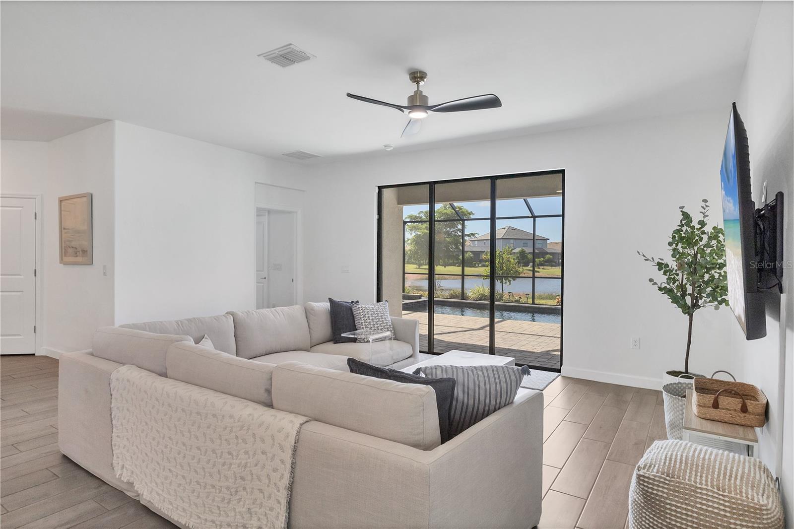 Image 9 of 65 For 15716 Barefoot Beach Drive