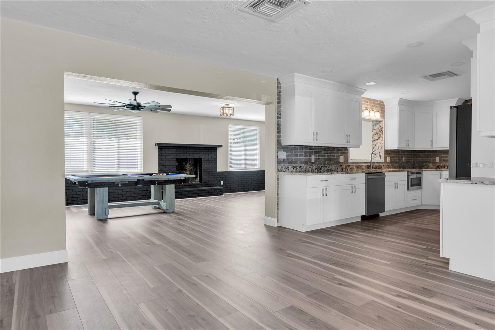 Image 11 of 47 For 4000 49th Avenue S