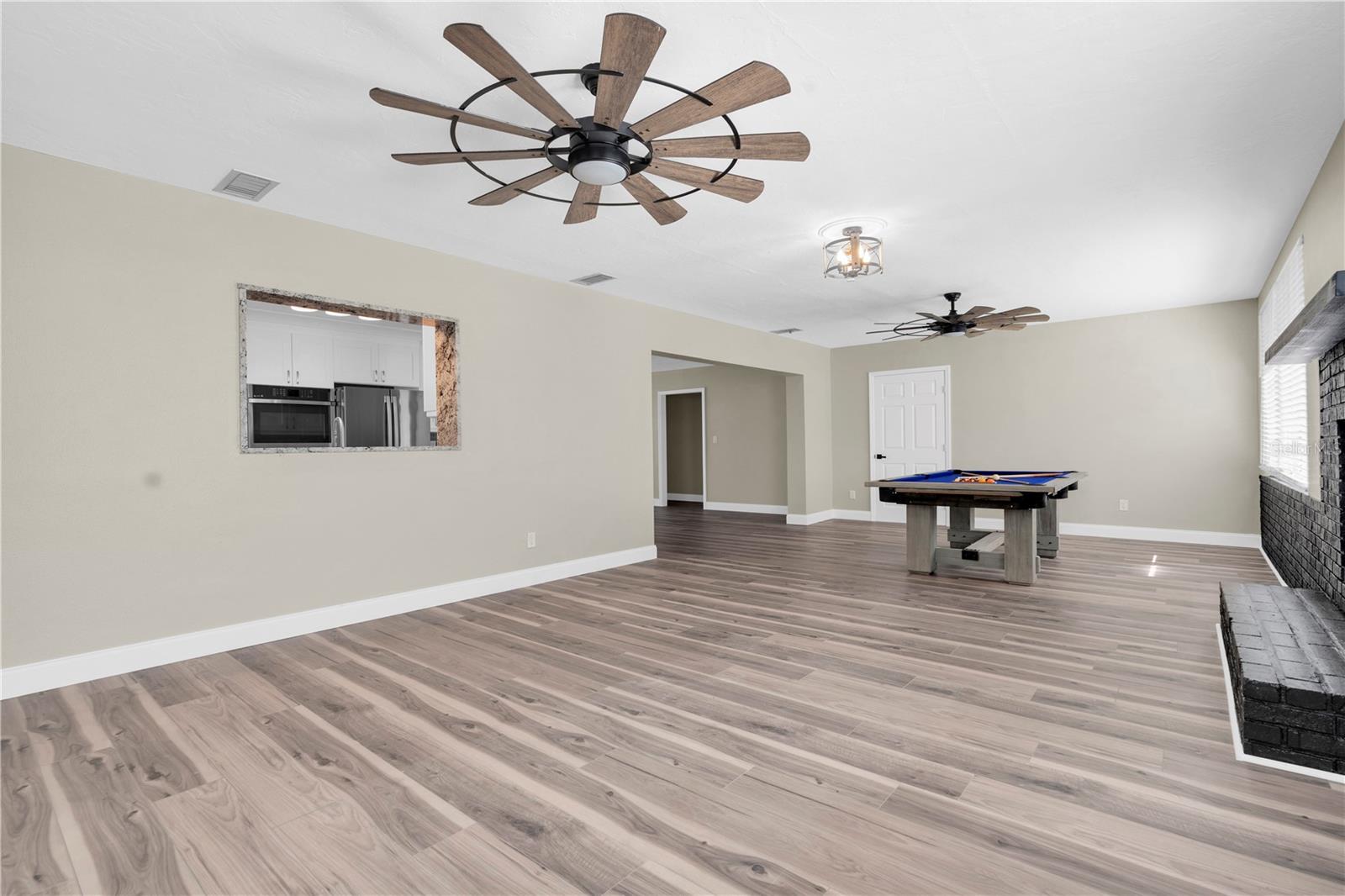 Image 14 of 47 For 4000 49th Avenue S