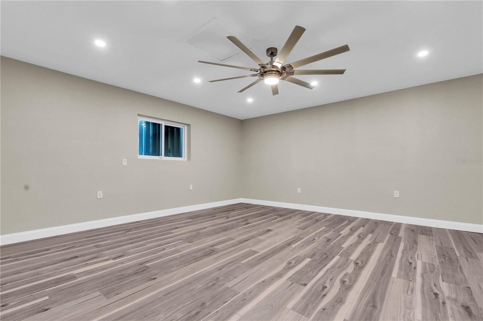 Image 16 of 47 For 4000 49th Avenue S