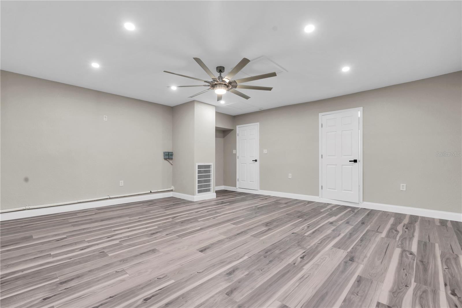 Image 17 of 47 For 4000 49th Avenue S