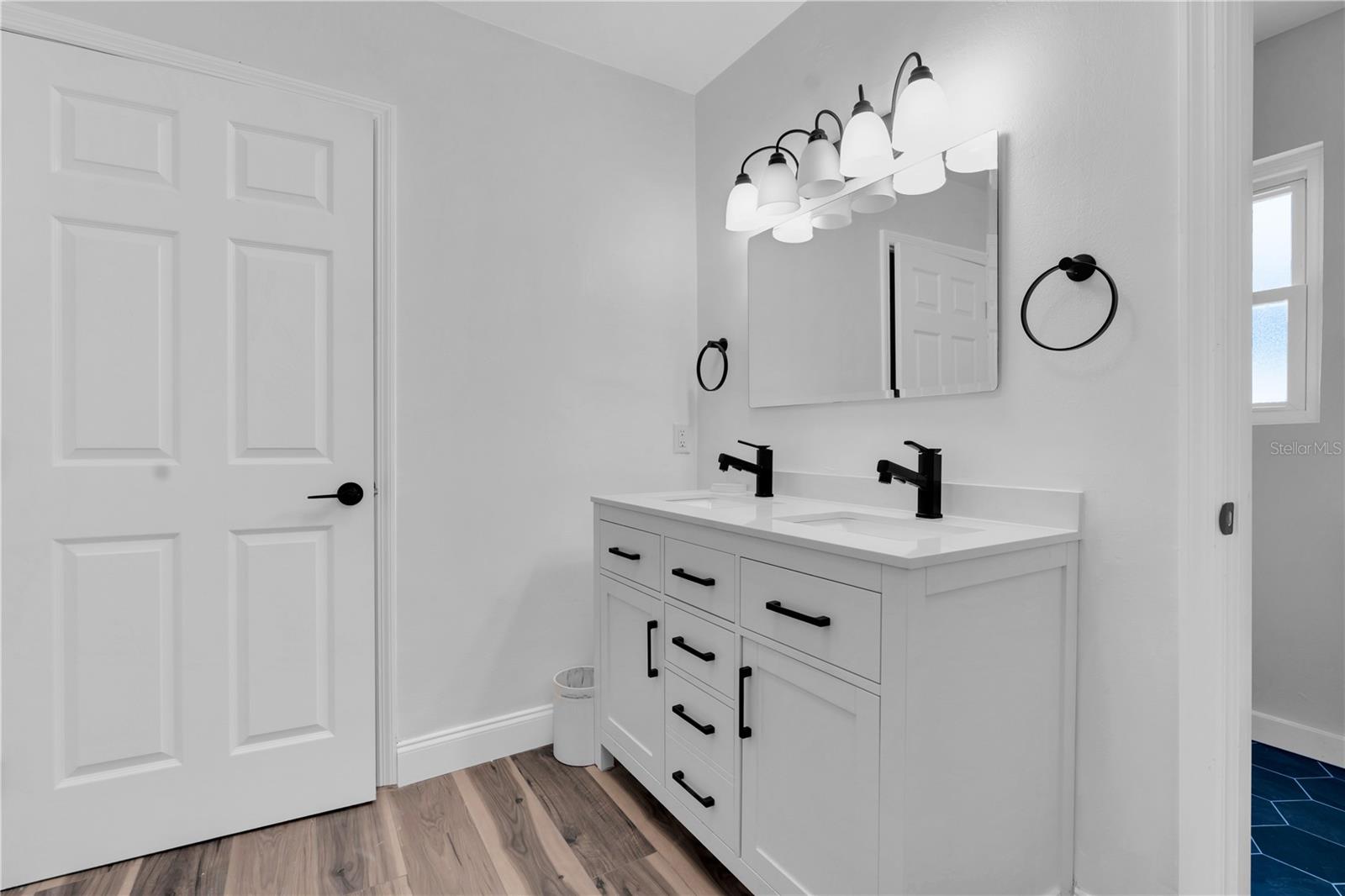 Image 25 of 47 For 4000 49th Avenue S