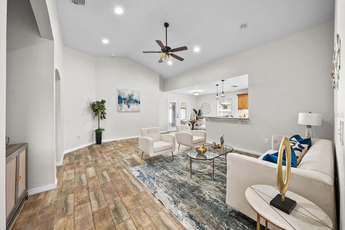 Image 11 of 50 For 1900 Saddlewood Court