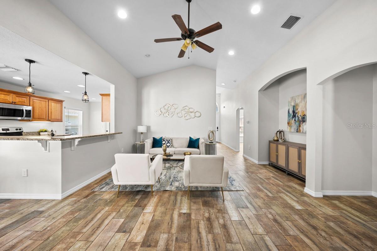 Image 17 of 50 For 1900 Saddlewood Court