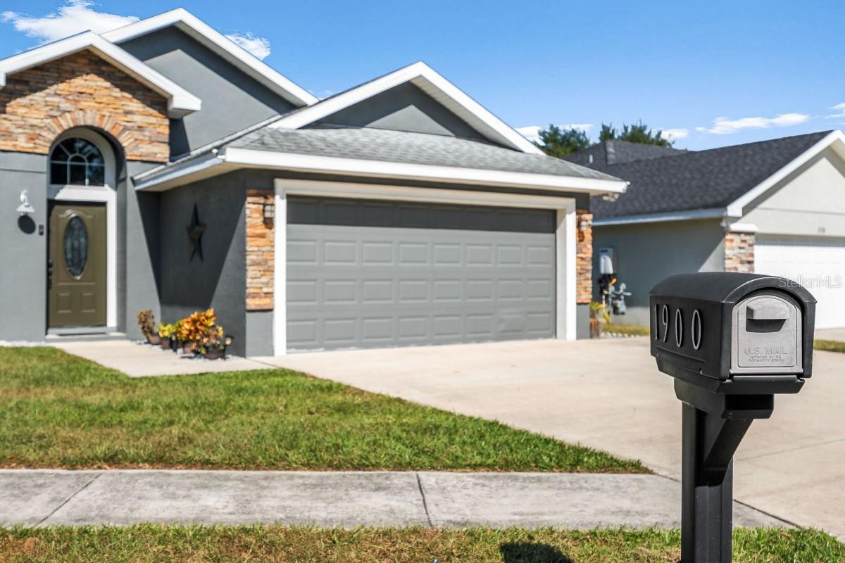 Image 4 of 50 For 1900 Saddlewood Court