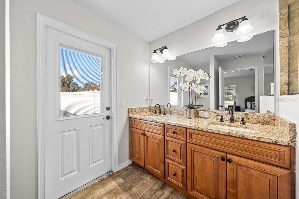 Image 41 of 50 For 1900 Saddlewood Court