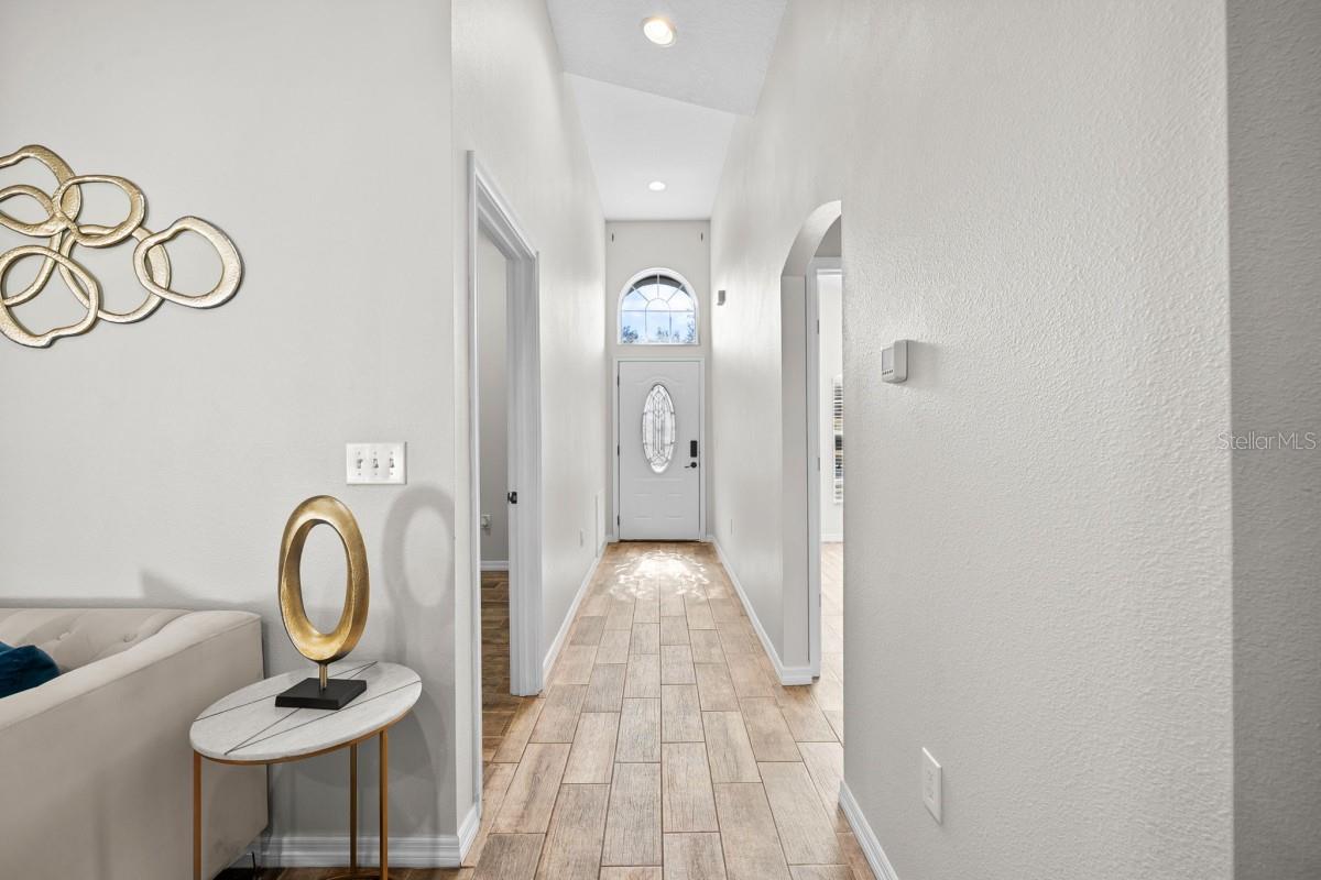 Image 6 of 50 For 1900 Saddlewood Court