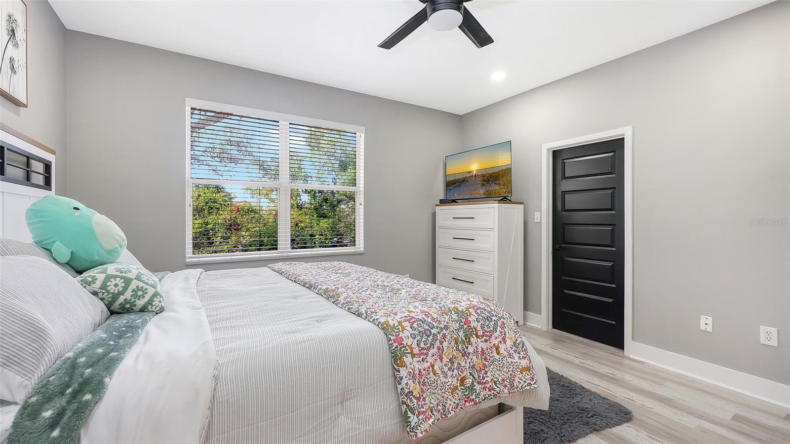 Image 17 of 38 For 3827 Parkridge Circle 1-102