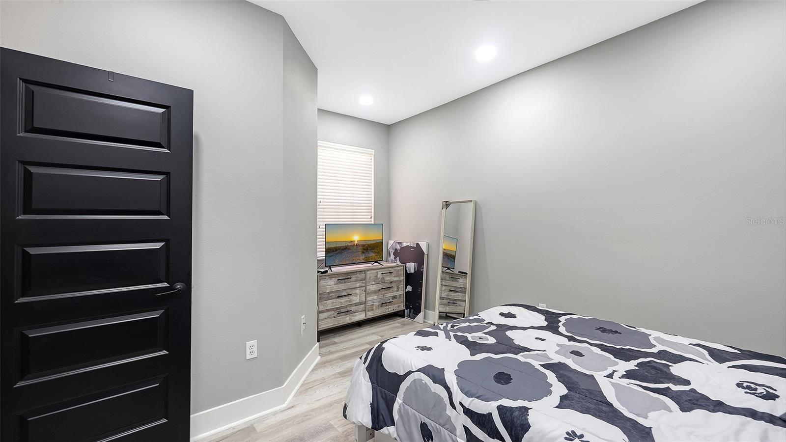 Image 25 of 38 For 3827 Parkridge Circle 1-102