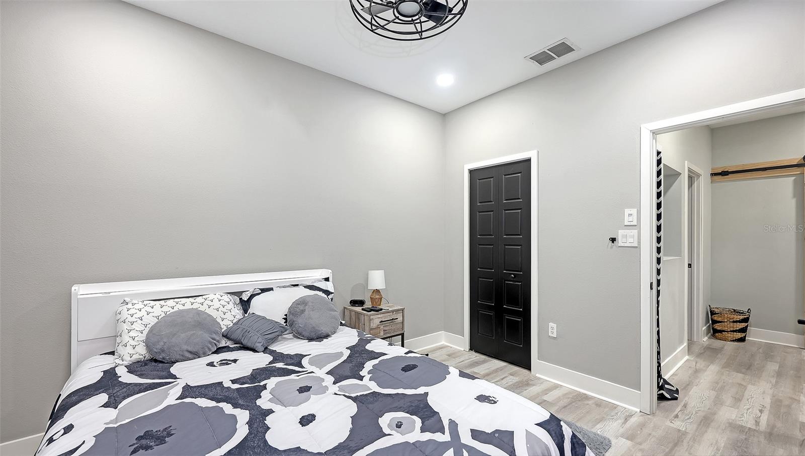 Image 26 of 38 For 3827 Parkridge Circle 1-102