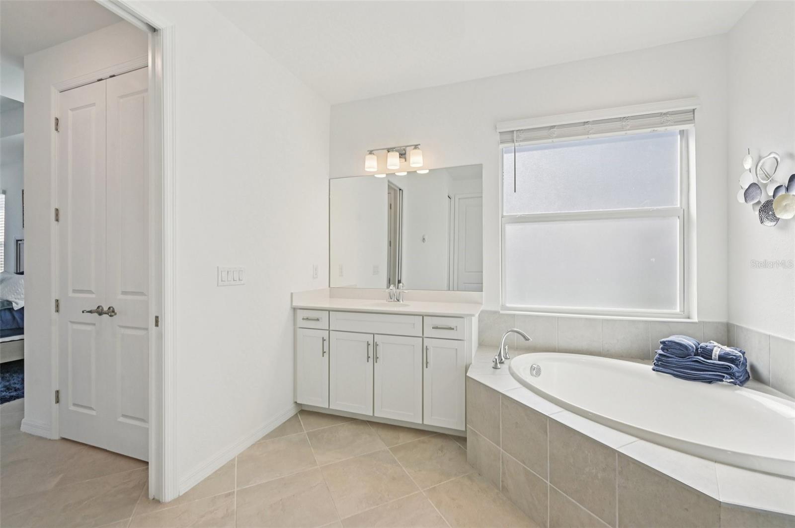 Image 21 of 78 For 17260 Jadestone Court