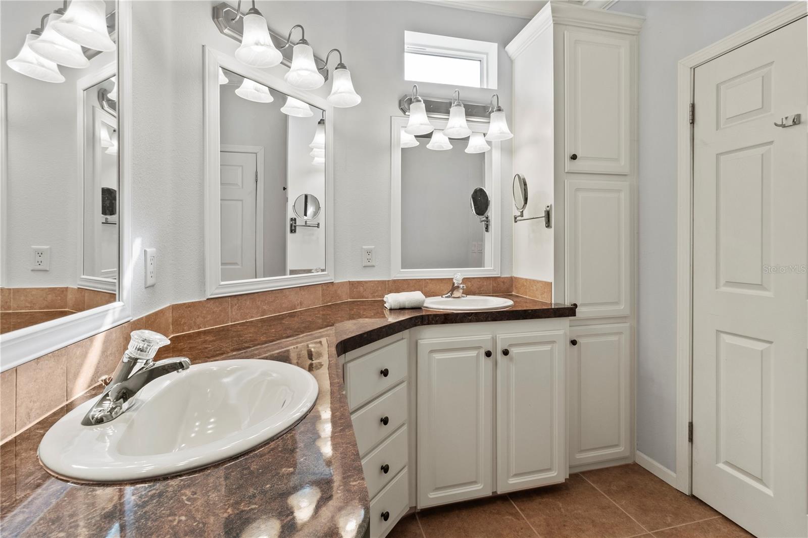 Image 20 of 52 For 1 Meadow Circle