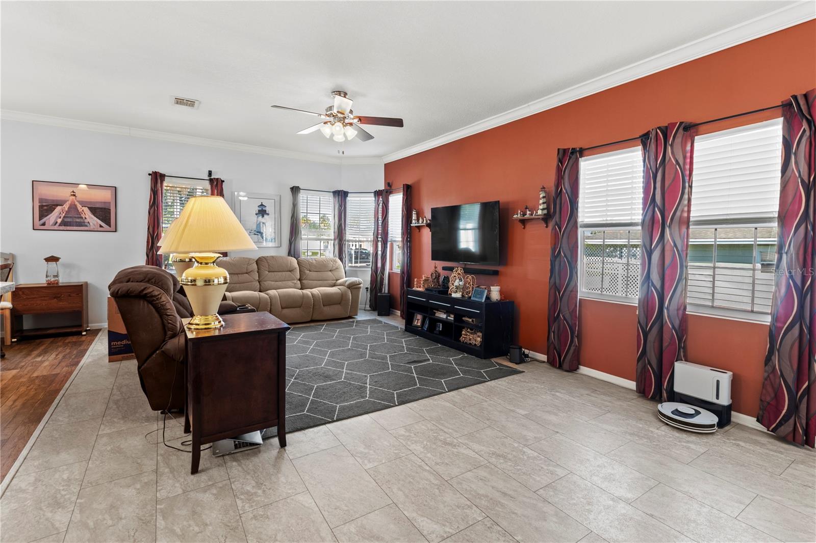 Image 6 of 52 For 1 Meadow Circle