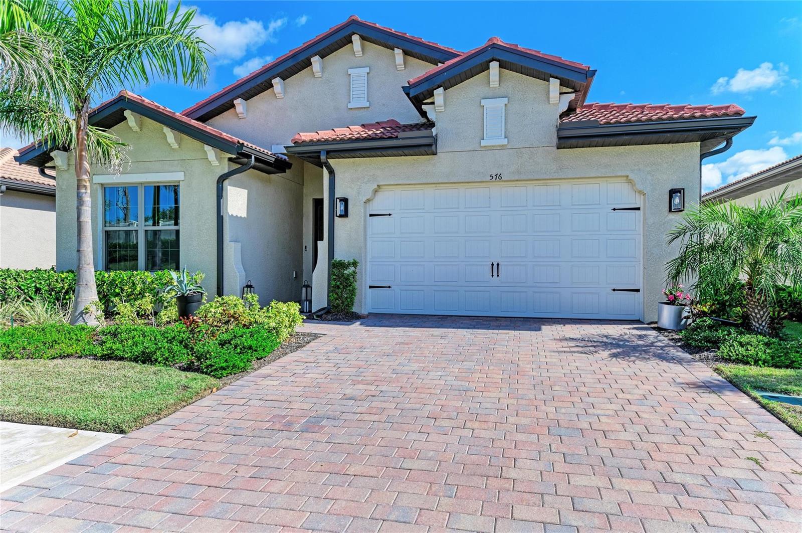 Image 8 of 94 For 576 Ravello Boulevard