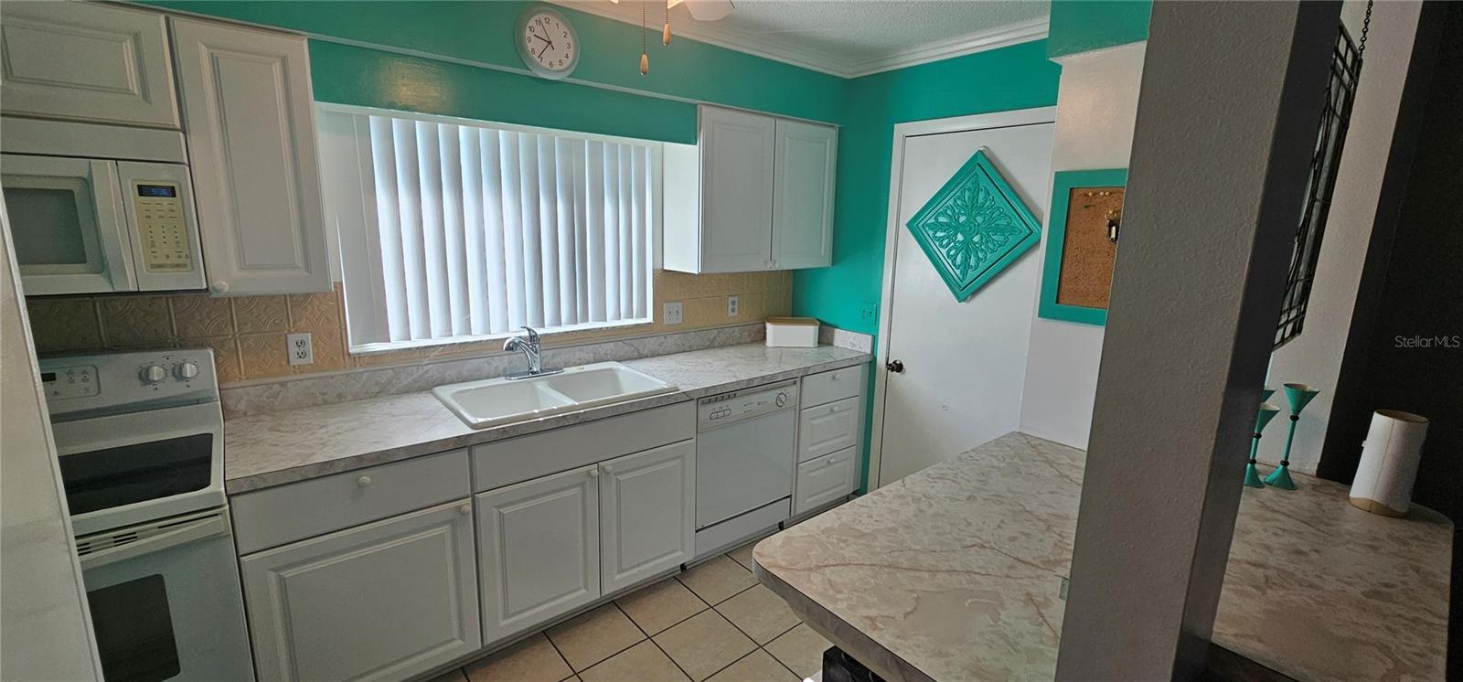 Image 14 of 38 For 64 Circlewood Drive A2-3