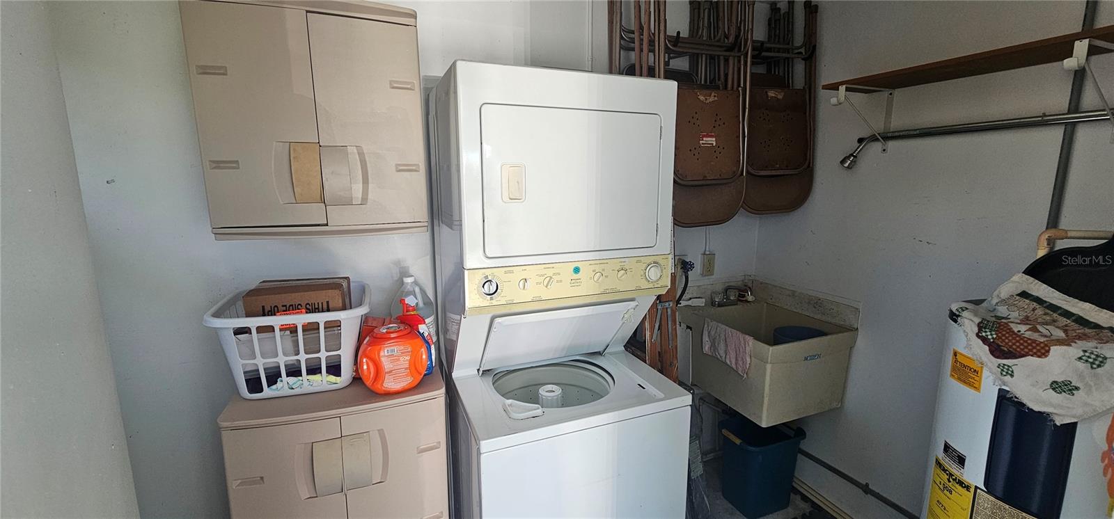 Image 27 of 38 For 64 Circlewood Drive A2-3