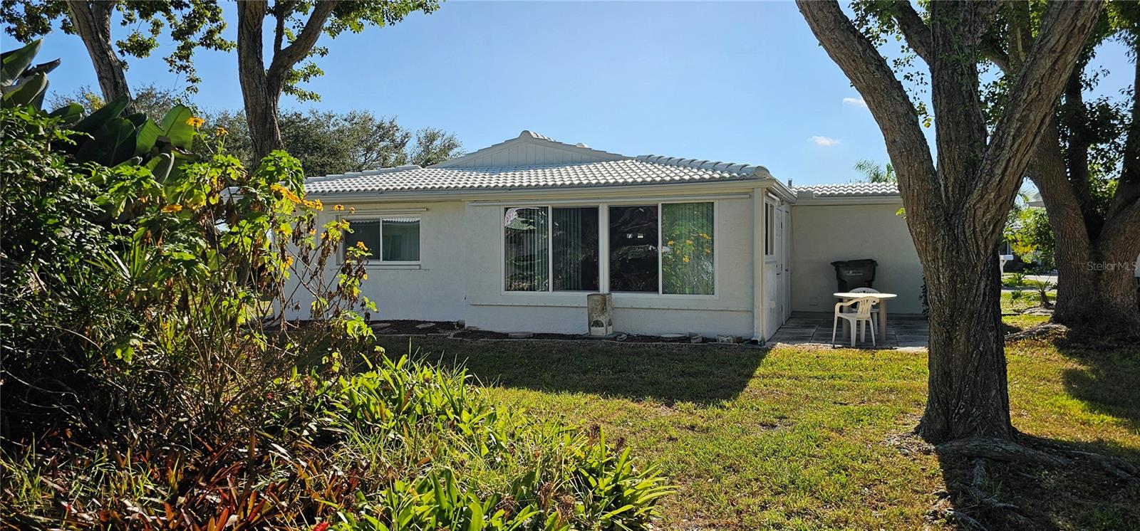 Image 29 of 38 For 64 Circlewood Drive A2-3