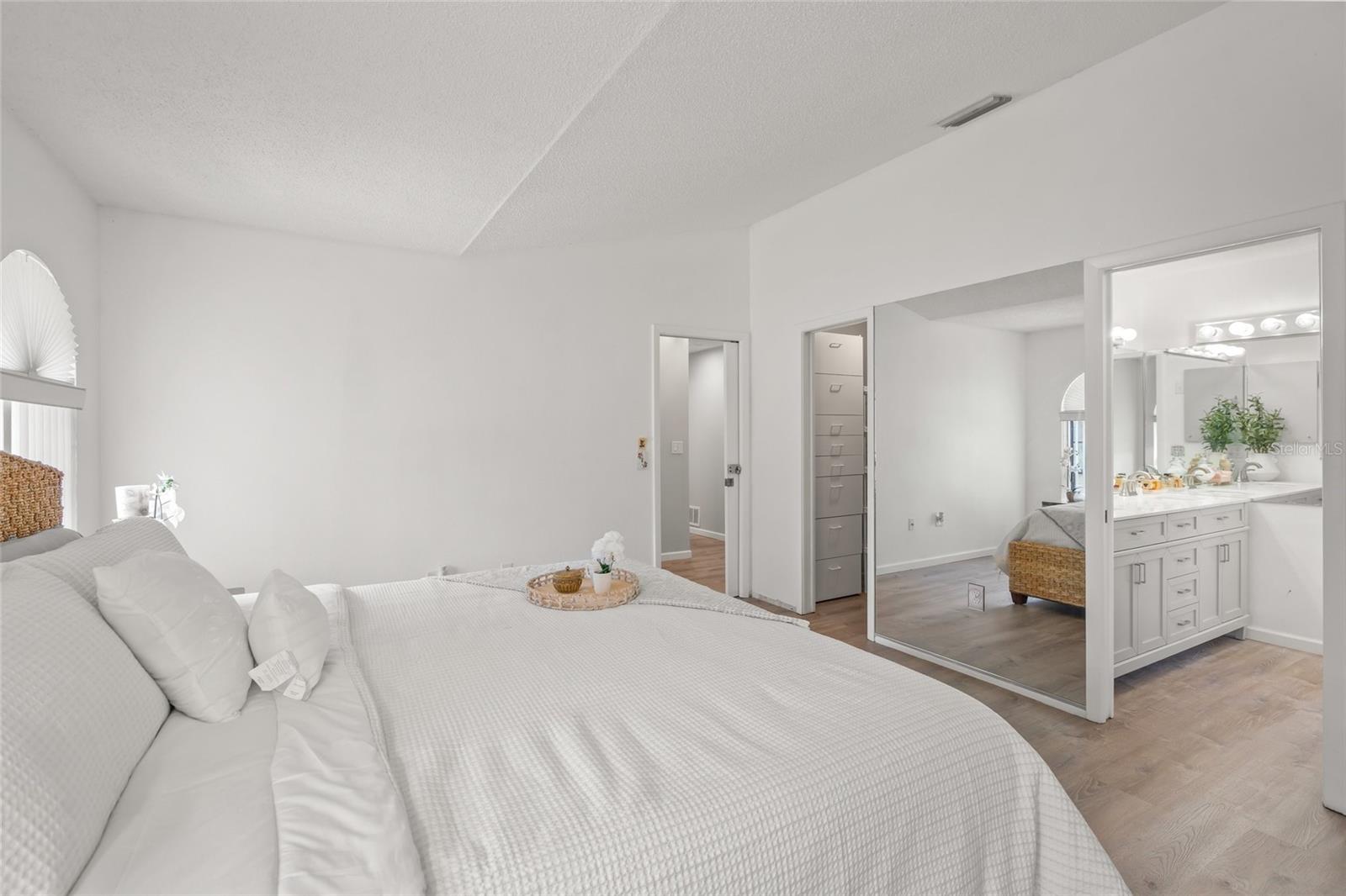 Image 24 of 39 For 4514 Cactus Avenue