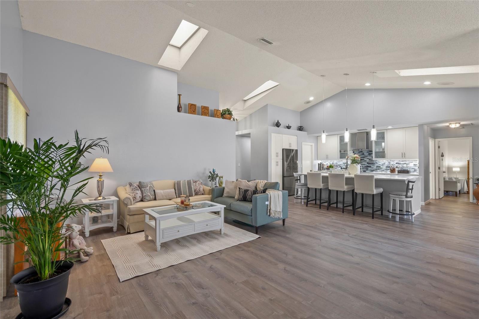 Image 6 of 39 For 4514 Cactus Avenue