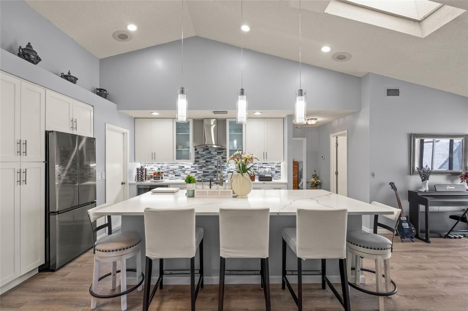 Image 9 of 39 For 4514 Cactus Avenue