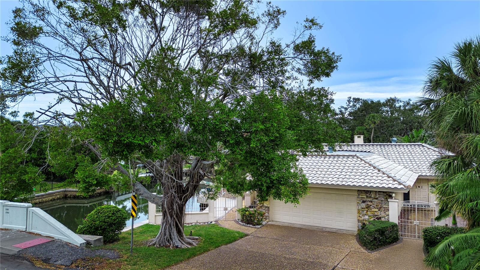 Image 18 of 30 For 4839 Primrose Path