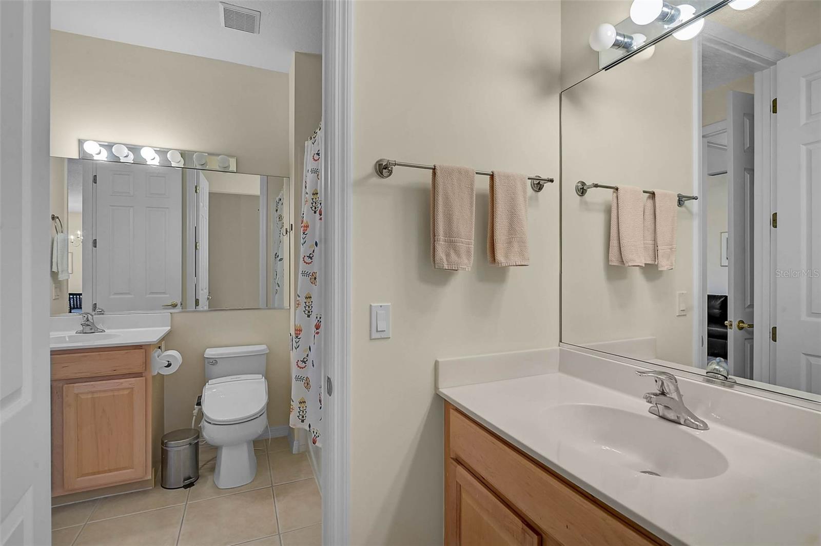 Image 21 of 45 For 7012 Prosperity Circle 706