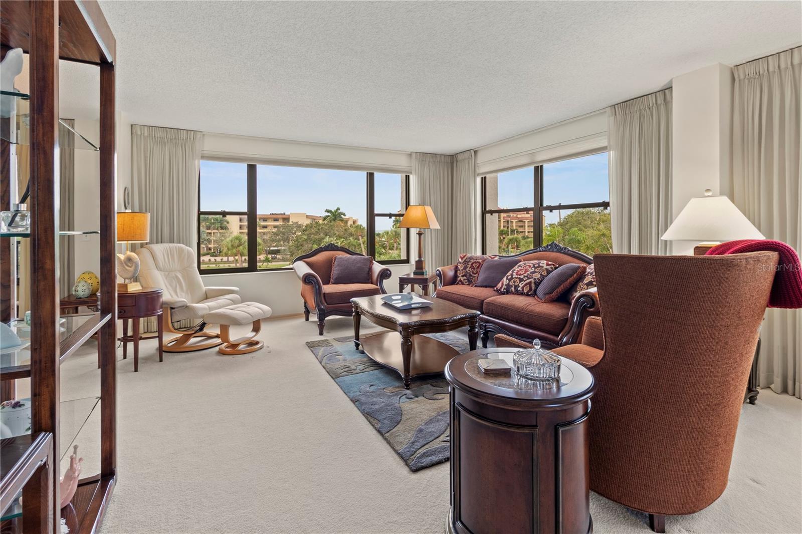 Image 18 of 63 For 8735 Midnight Pass Road 301b