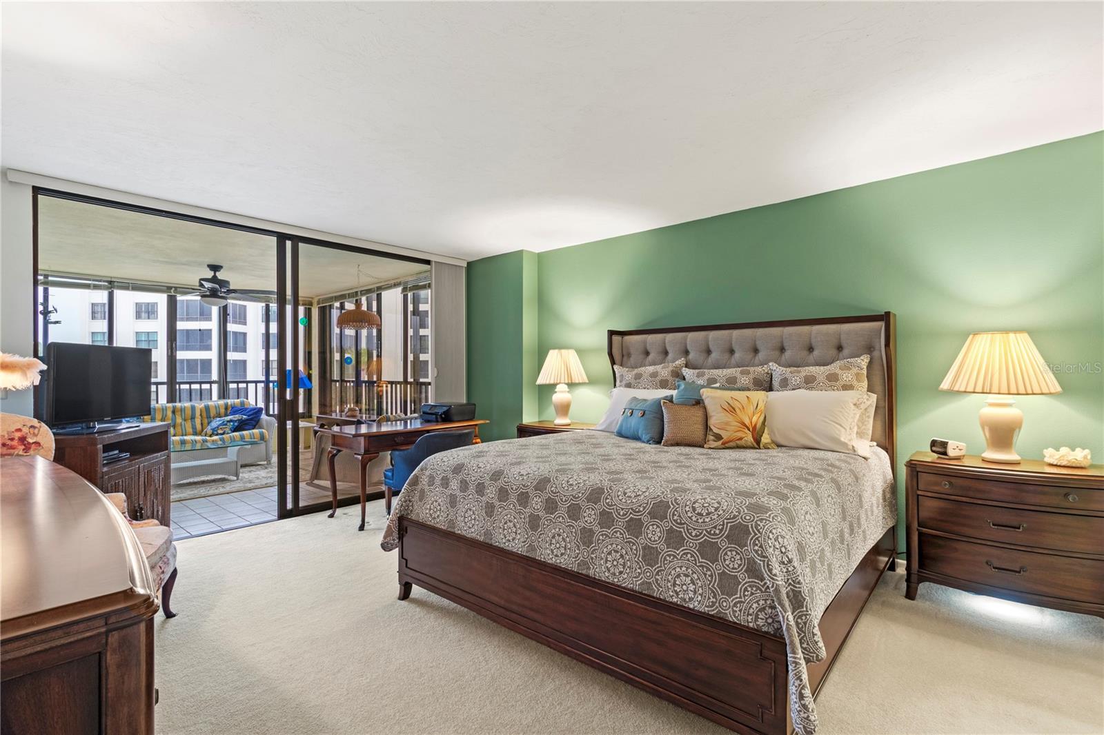 Image 26 of 63 For 8735 Midnight Pass Road 301b