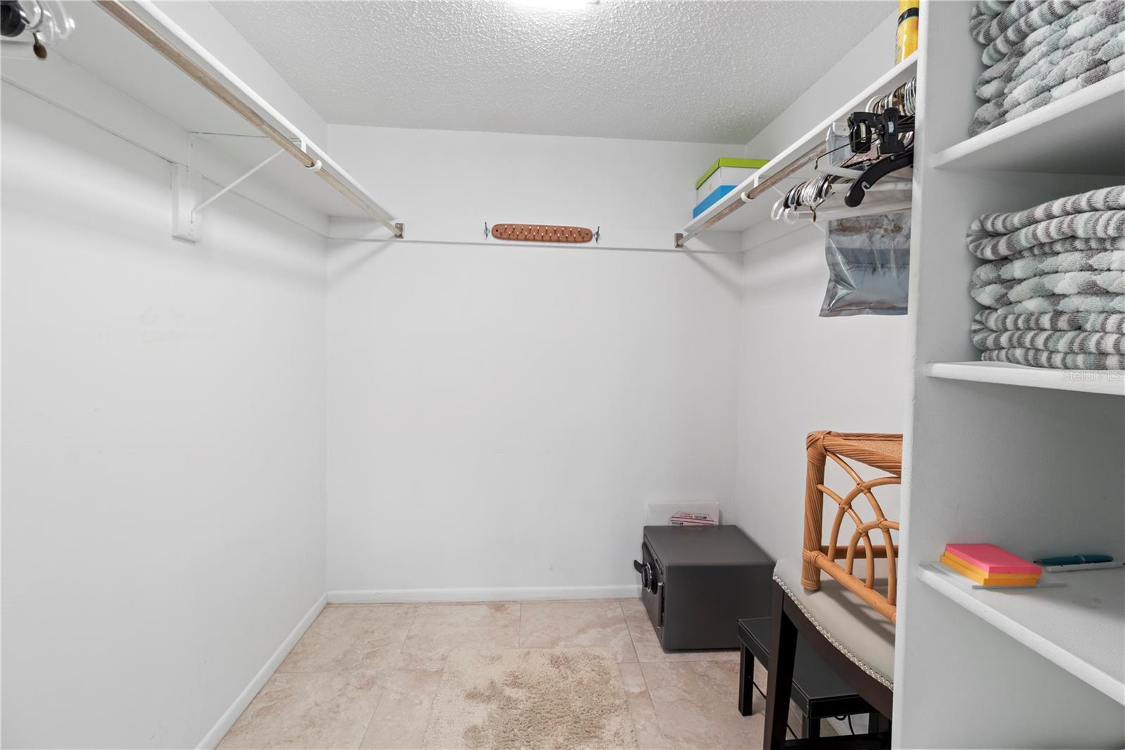 Image 32 of 63 For 8735 Midnight Pass Road 301b