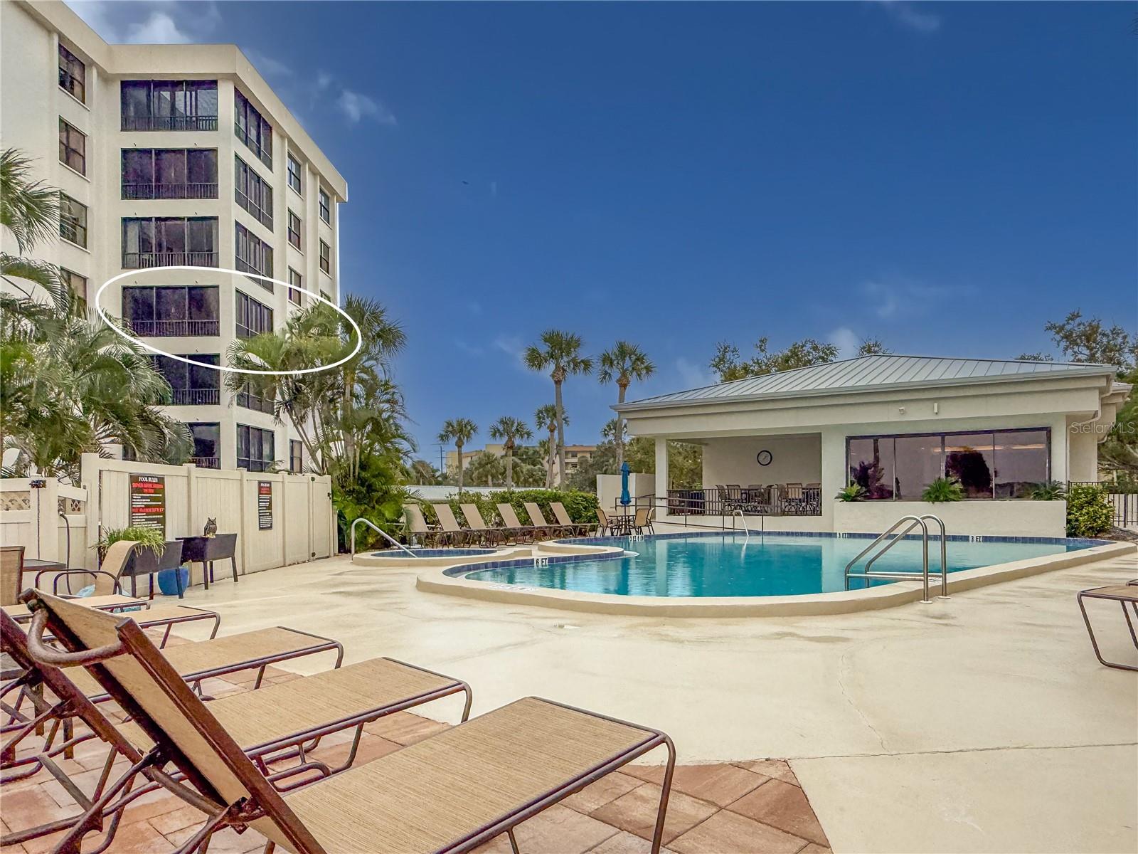 Image 48 of 63 For 8735 Midnight Pass Road 301b