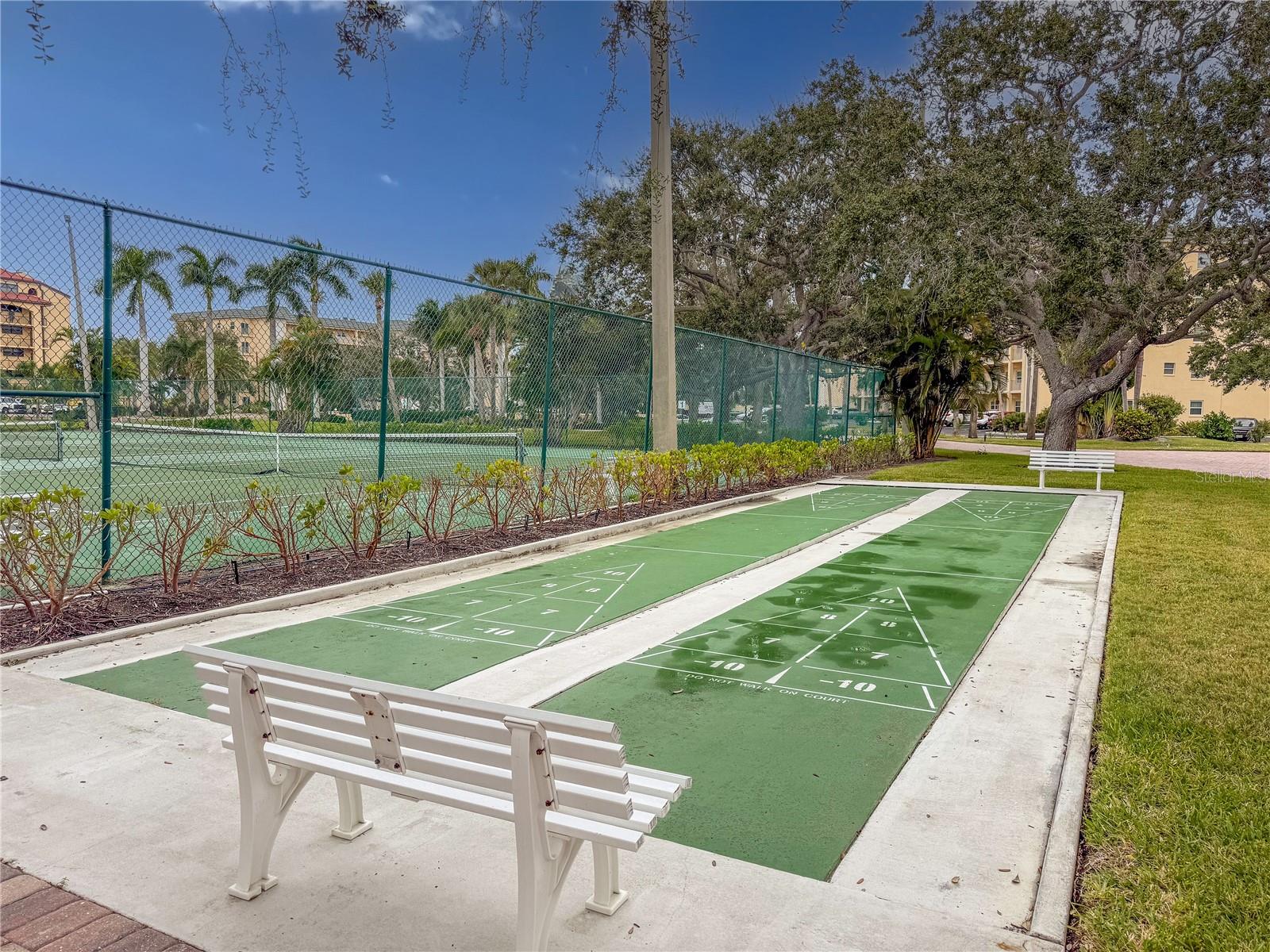 Image 55 of 63 For 8735 Midnight Pass Road 301b