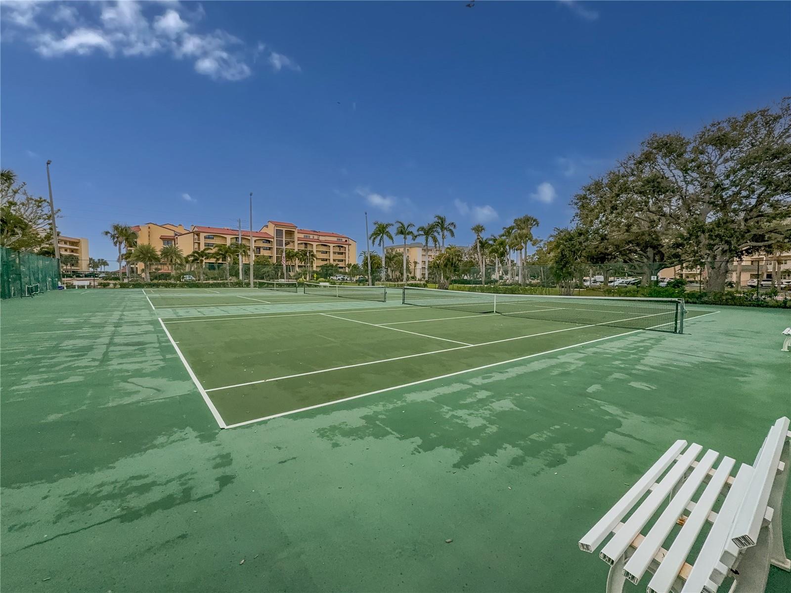 Image 56 of 63 For 8735 Midnight Pass Road 301b