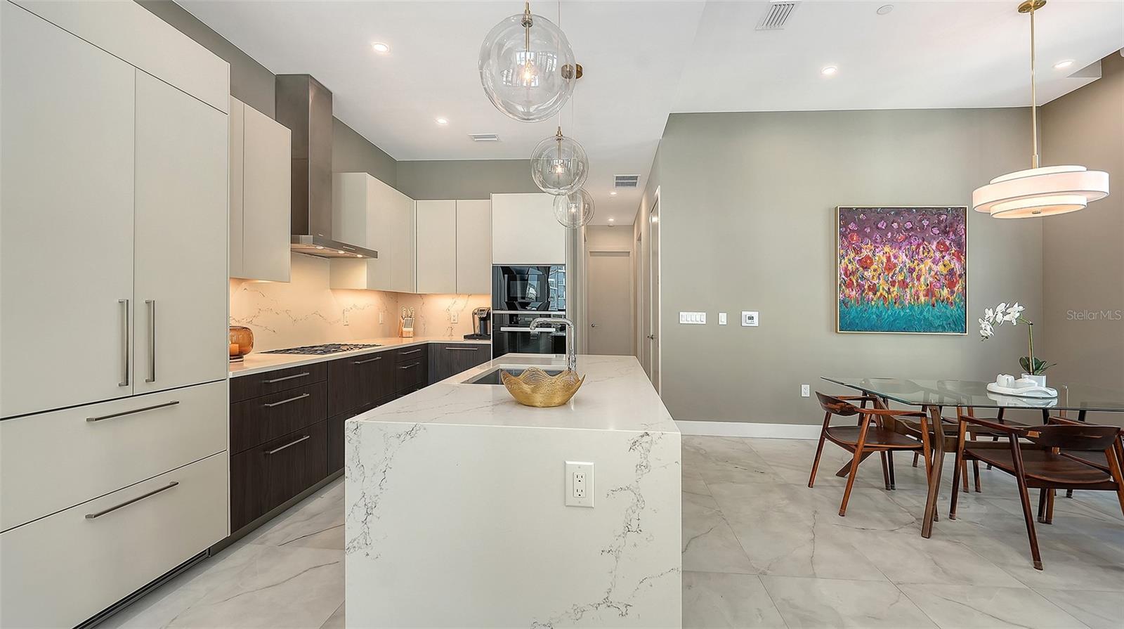 Image 13 of 53 For 33 Palm Avenue 803