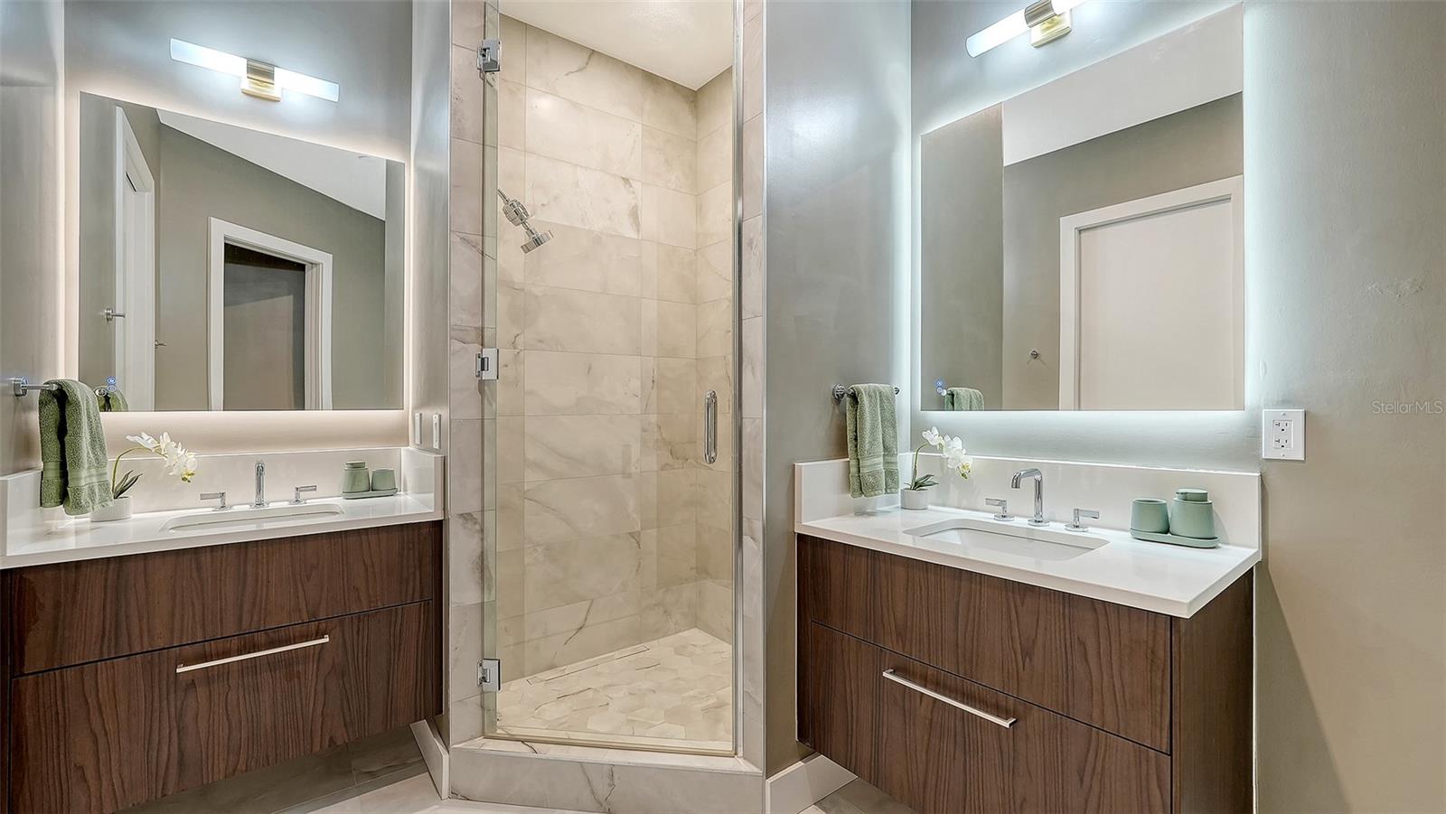 Image 22 of 53 For 33 Palm Avenue 803