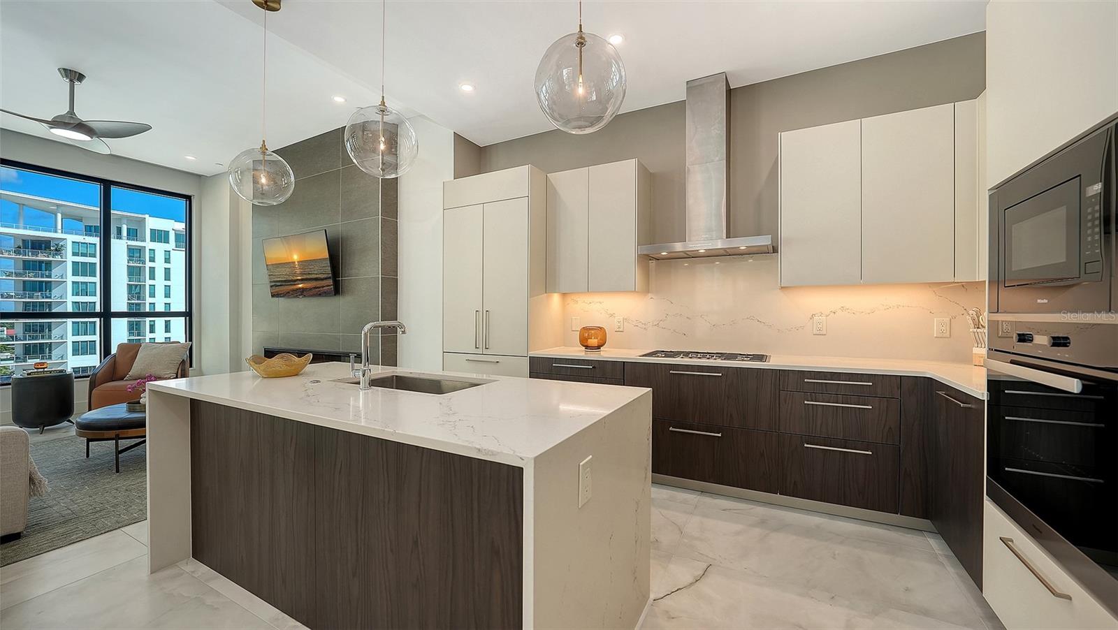 Image 9 of 53 For 33 Palm Avenue 803