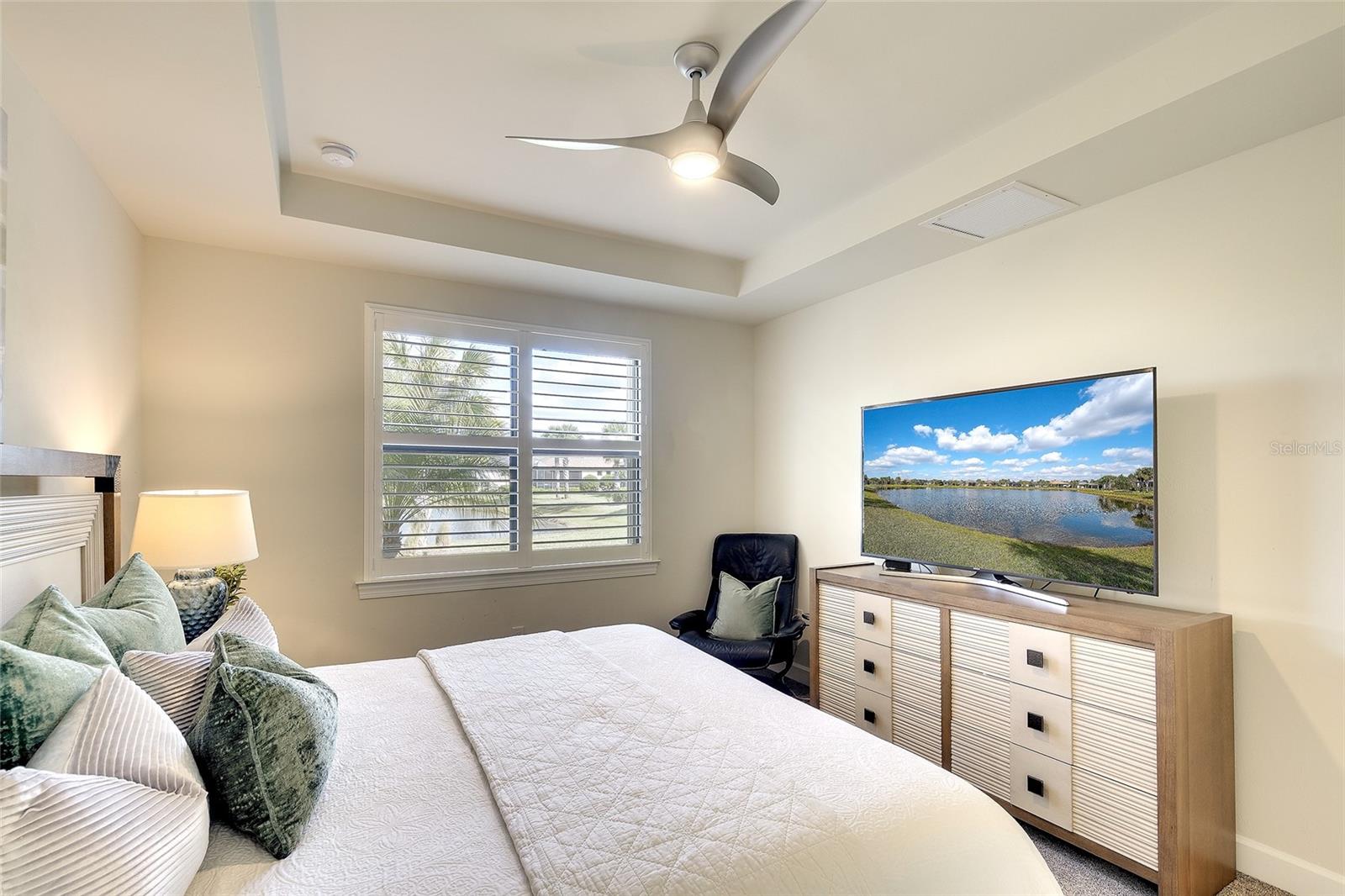 Image 21 of 51 For 16745 Ellsworth Avenue