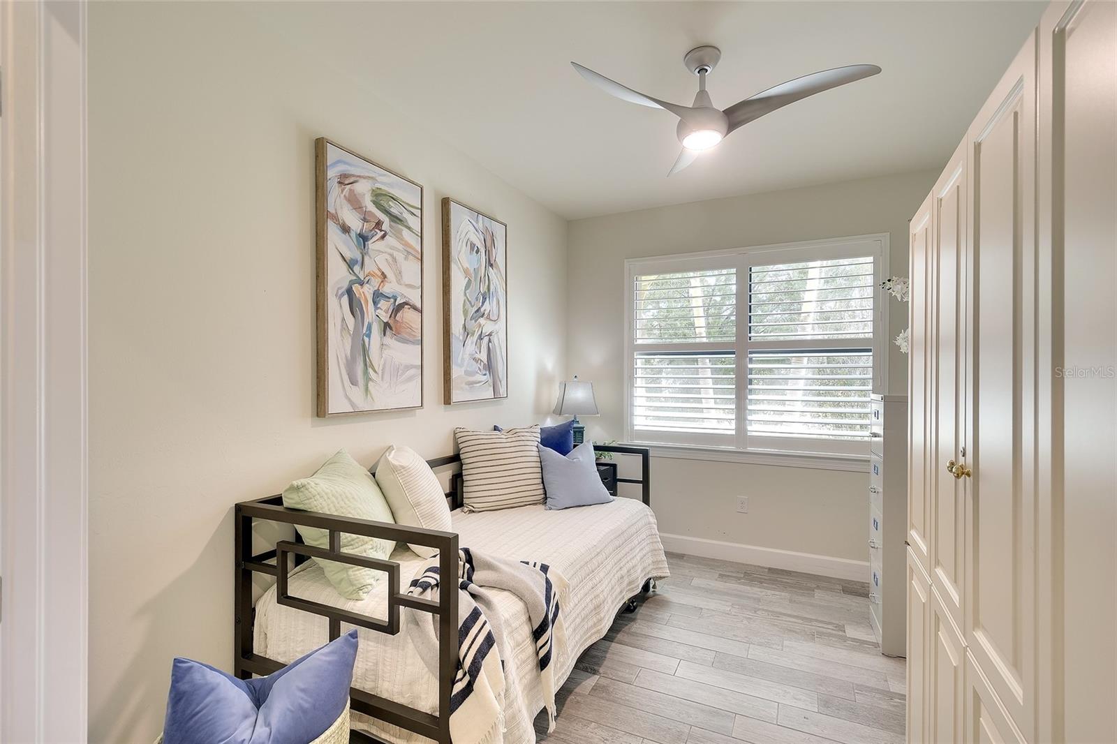 Image 26 of 51 For 16745 Ellsworth Avenue