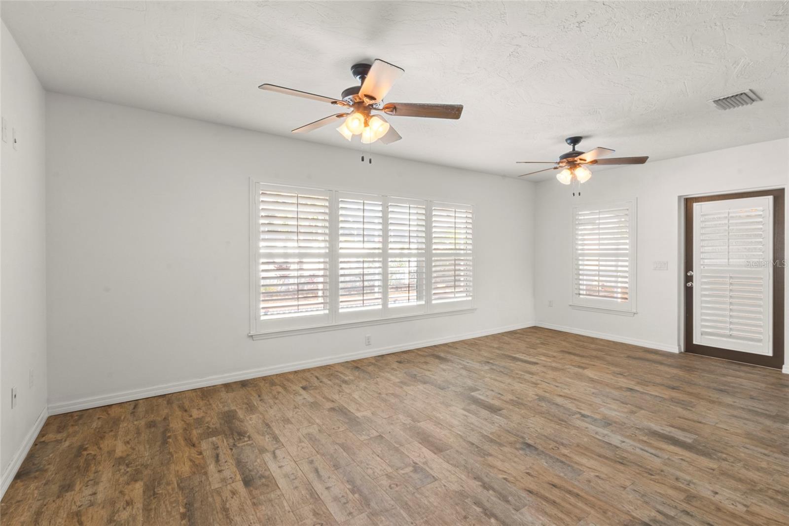 Image 11 of 31 For 6808 19th Avenue W