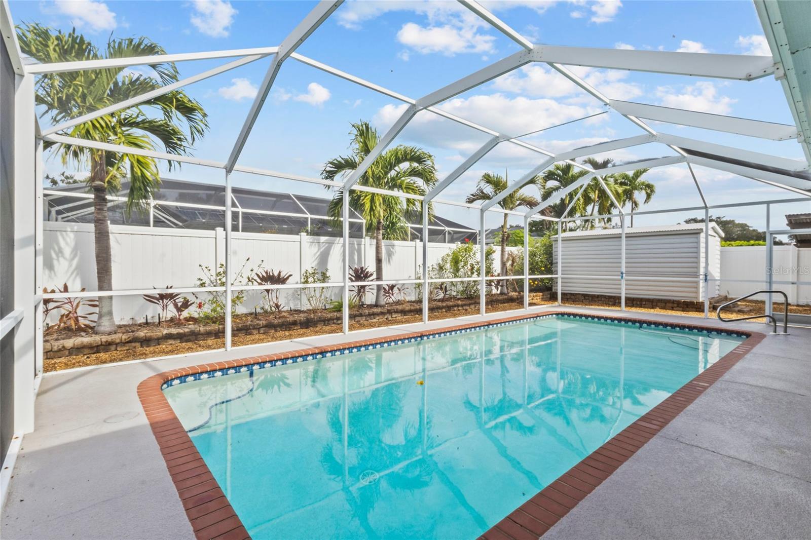 Image 23 of 31 For 6808 19th Avenue W