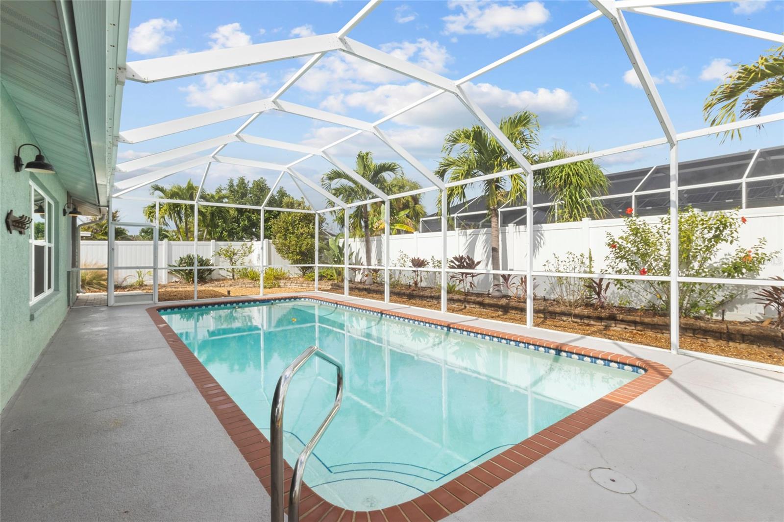 Image 24 of 31 For 6808 19th Avenue W