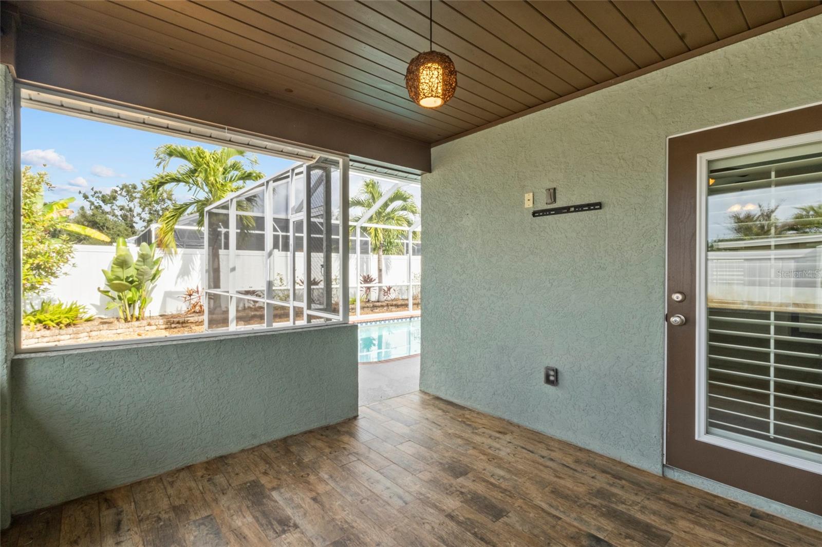 Image 30 of 31 For 6808 19th Avenue W